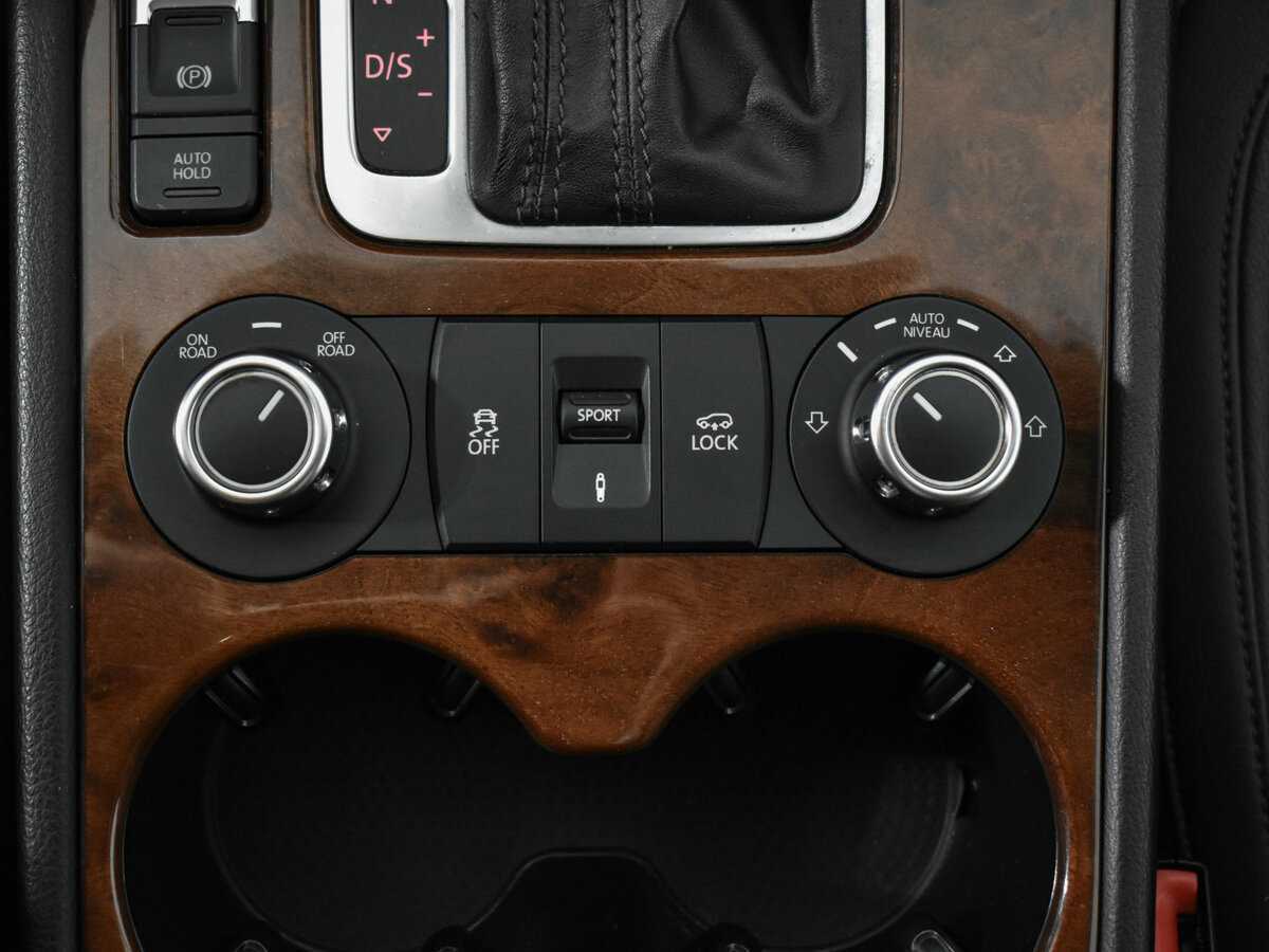 Б/У Фольксваген Туарег 2013 года. Фото: #10