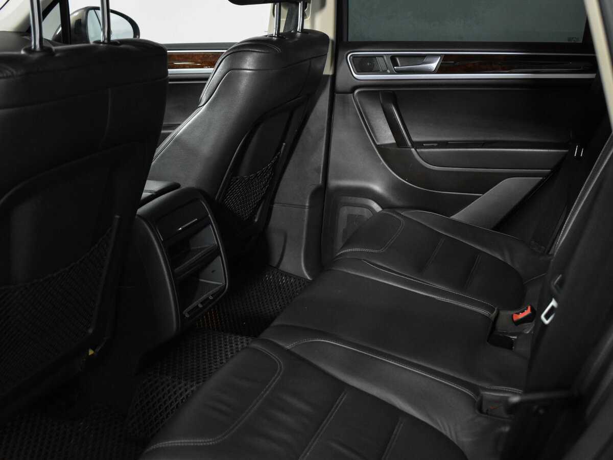 Б/У Фольксваген Туарег 2013 года. Фото: #13