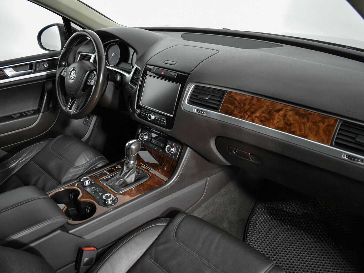 Б/У Фольксваген Туарег 2013 года. Фото: #14