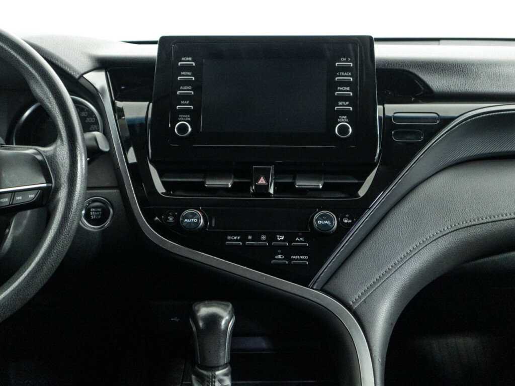 Б/У Тойота Камри 2021 года. Фото: #13