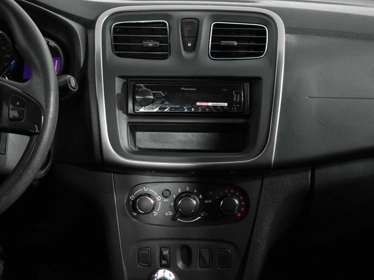 Б/У Рено Сандеро 2017 года. Фото: #13