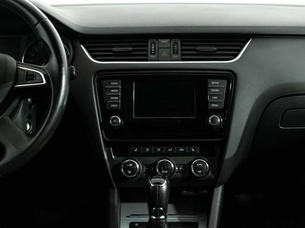 Б/У Шкода Октавия 2014 года. Фото: #13