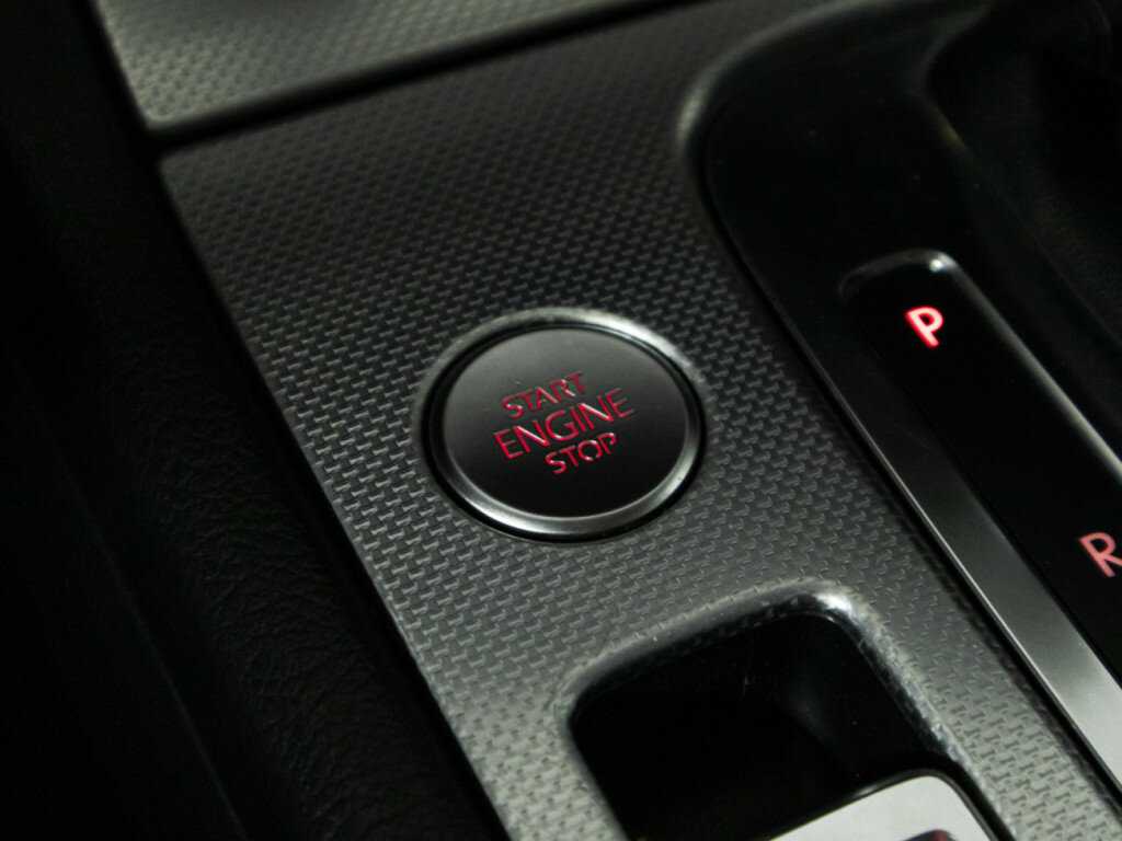 Б/У Фольксваген Туарег 2012 года. Фото: #17