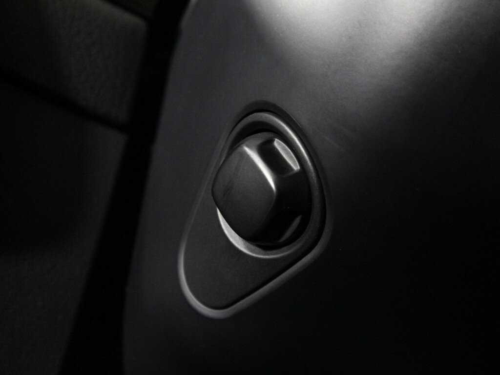 Б/У Фольксваген Туарег 2012 года. Фото: #18