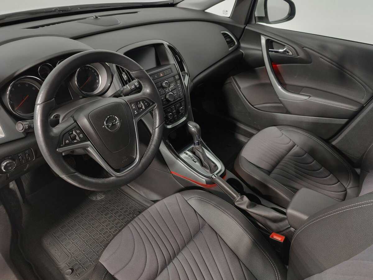 Б/У Опель Астра 2014 года. Фото: #8