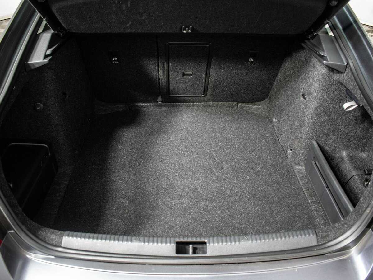 Б/У Шкода Октавия 2019 года. Фото: #3