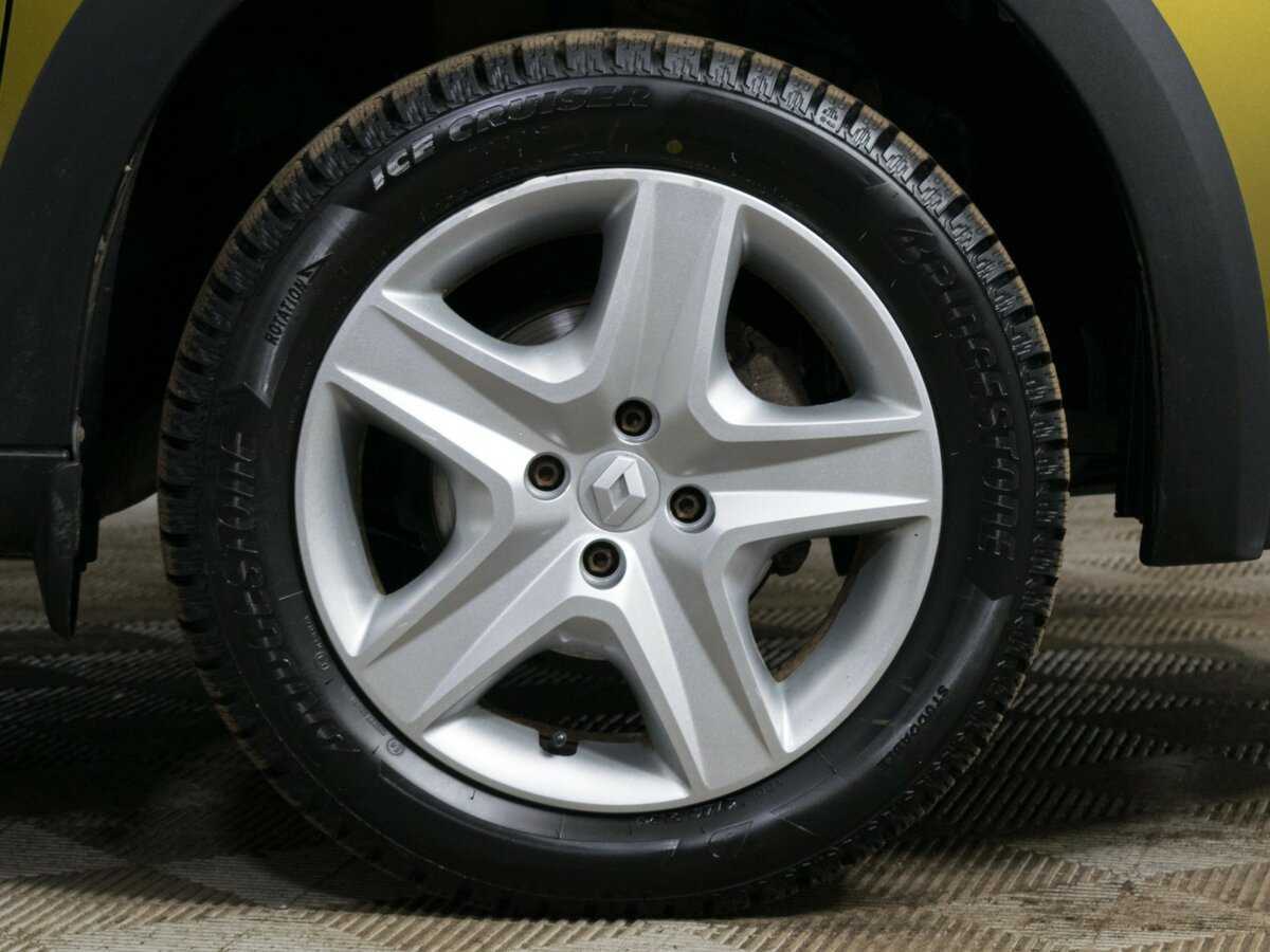 Б/У Рено Сандеро 2017 года. Фото: #14