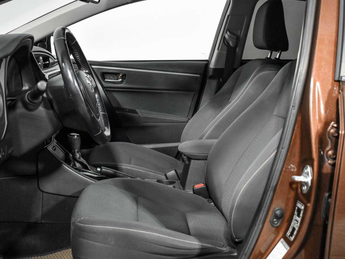 Б/У Тойота Королла 2016 года. Фото: #9