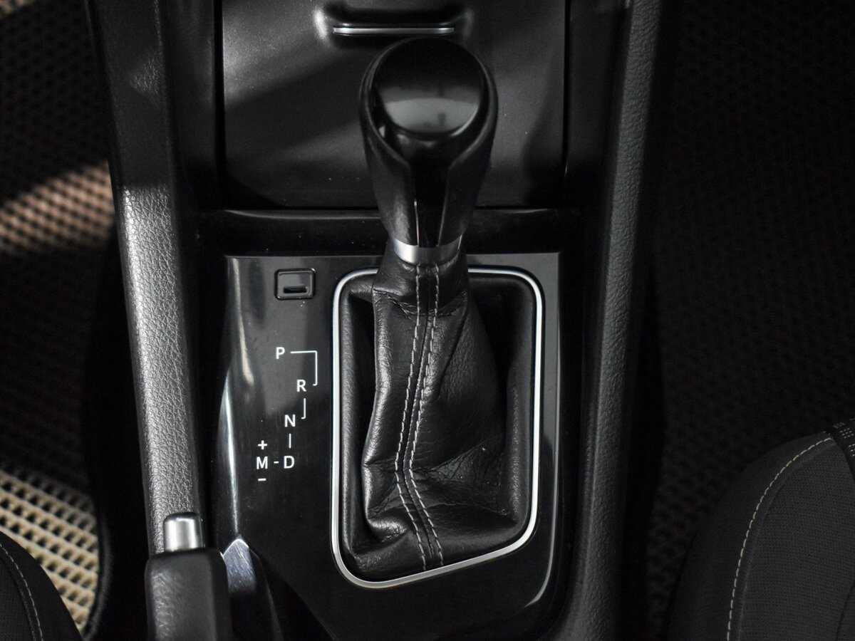 Б/У Тойота Королла 2016 года. Фото: #12