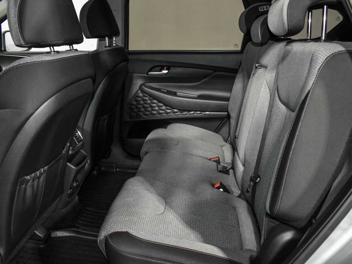 Hyundai Santa Fe 2018 года с пробегом. Фото: #9