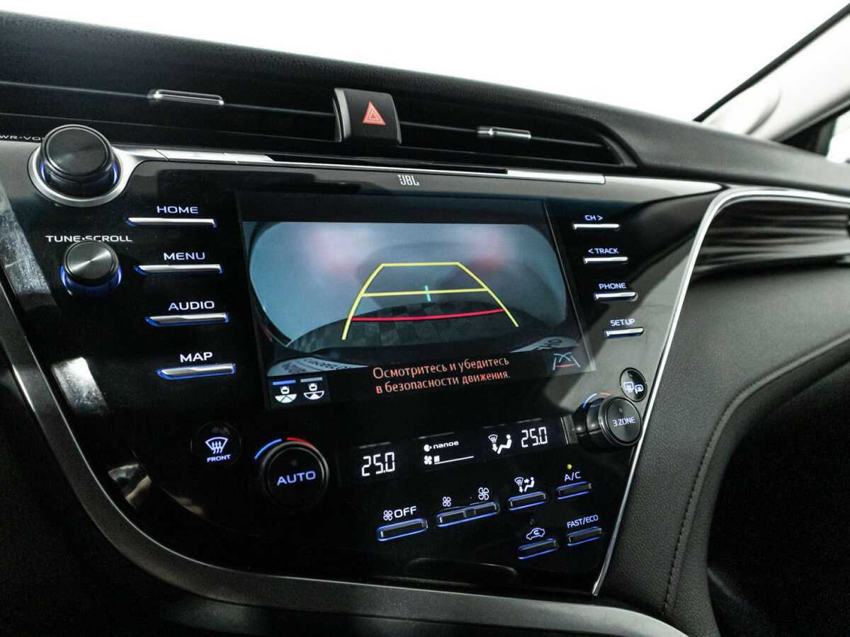 Б/У Тойота Камри 2018 года. Фото: #18