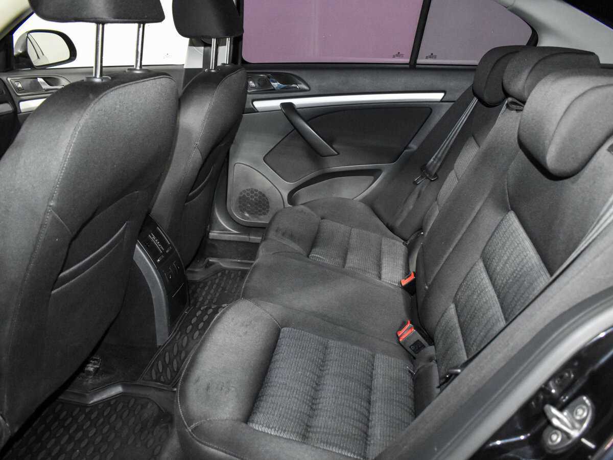 Б/У Шкода Октавия 2012 года. Фото: #11