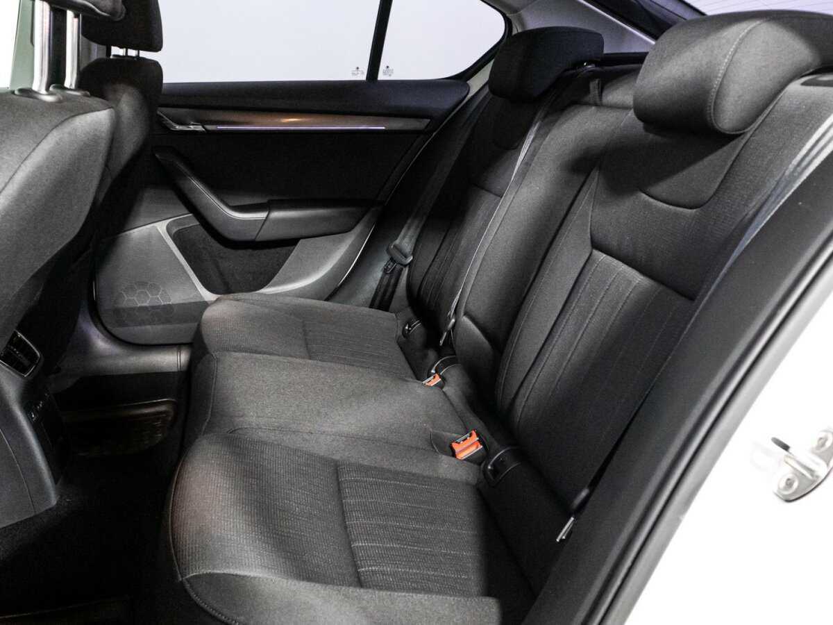 Б/У Шкода Октавия 2017 года. Фото: #9