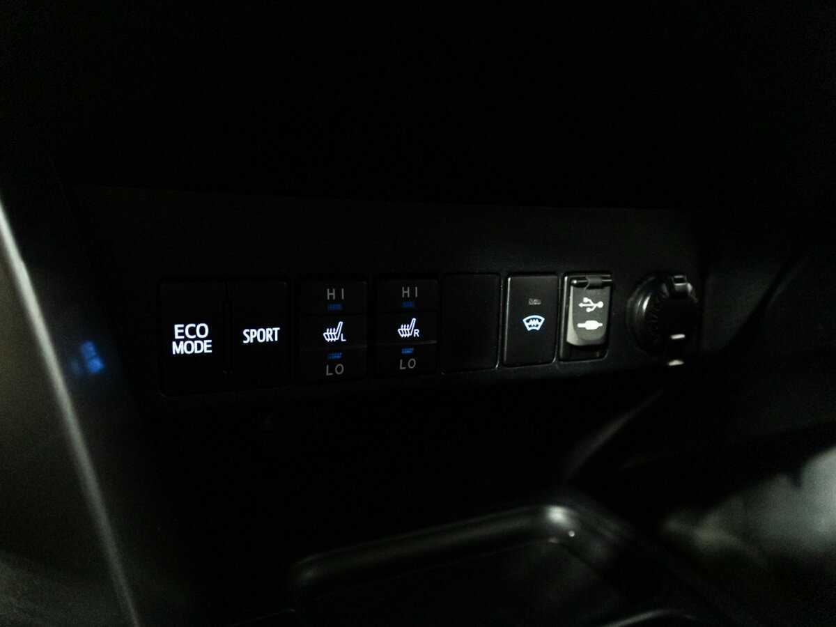 Б/У Тойота Рав4 2015 года. Фото: #17