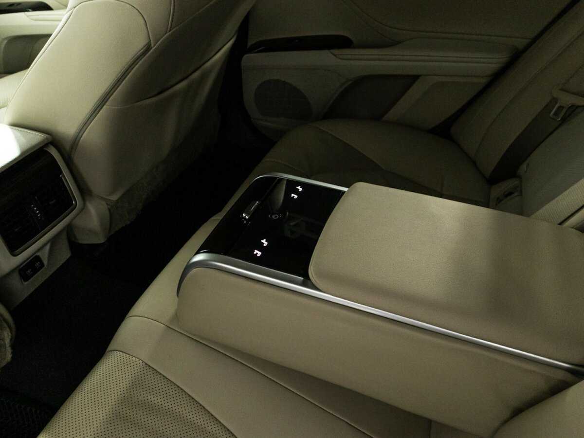 Toyota Camry 2018 года с пробегом. Фото: #26