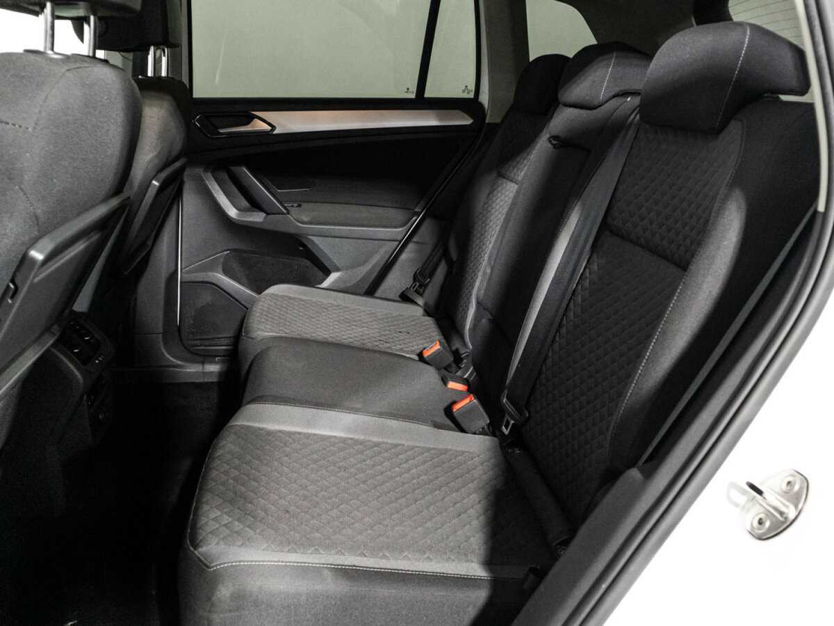 Б/У Фольксваген Тигуан 2018 года. Фото: #9