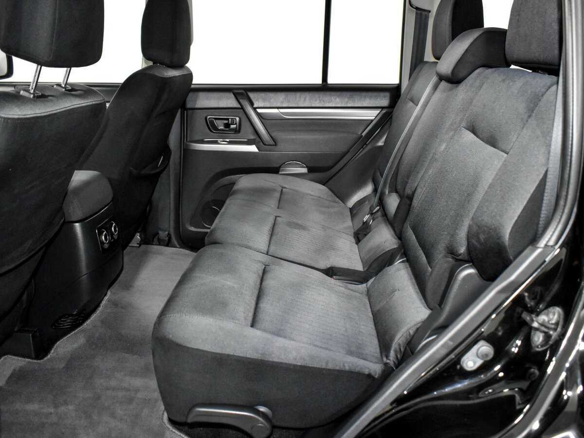 Б/У Митсубиши Паджеро 2013 года. Фото: #7