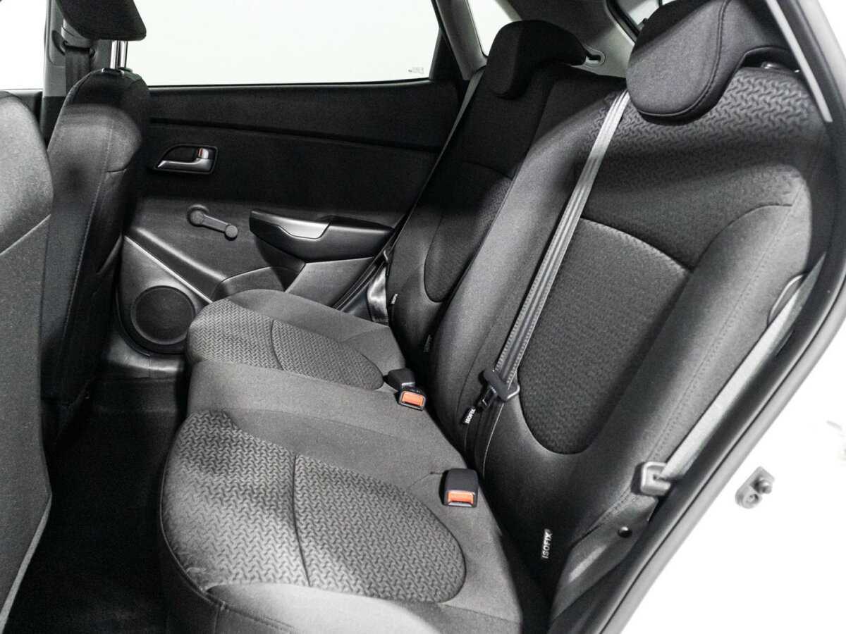 Б/У Киа Рио 2017 года. Фото: #9