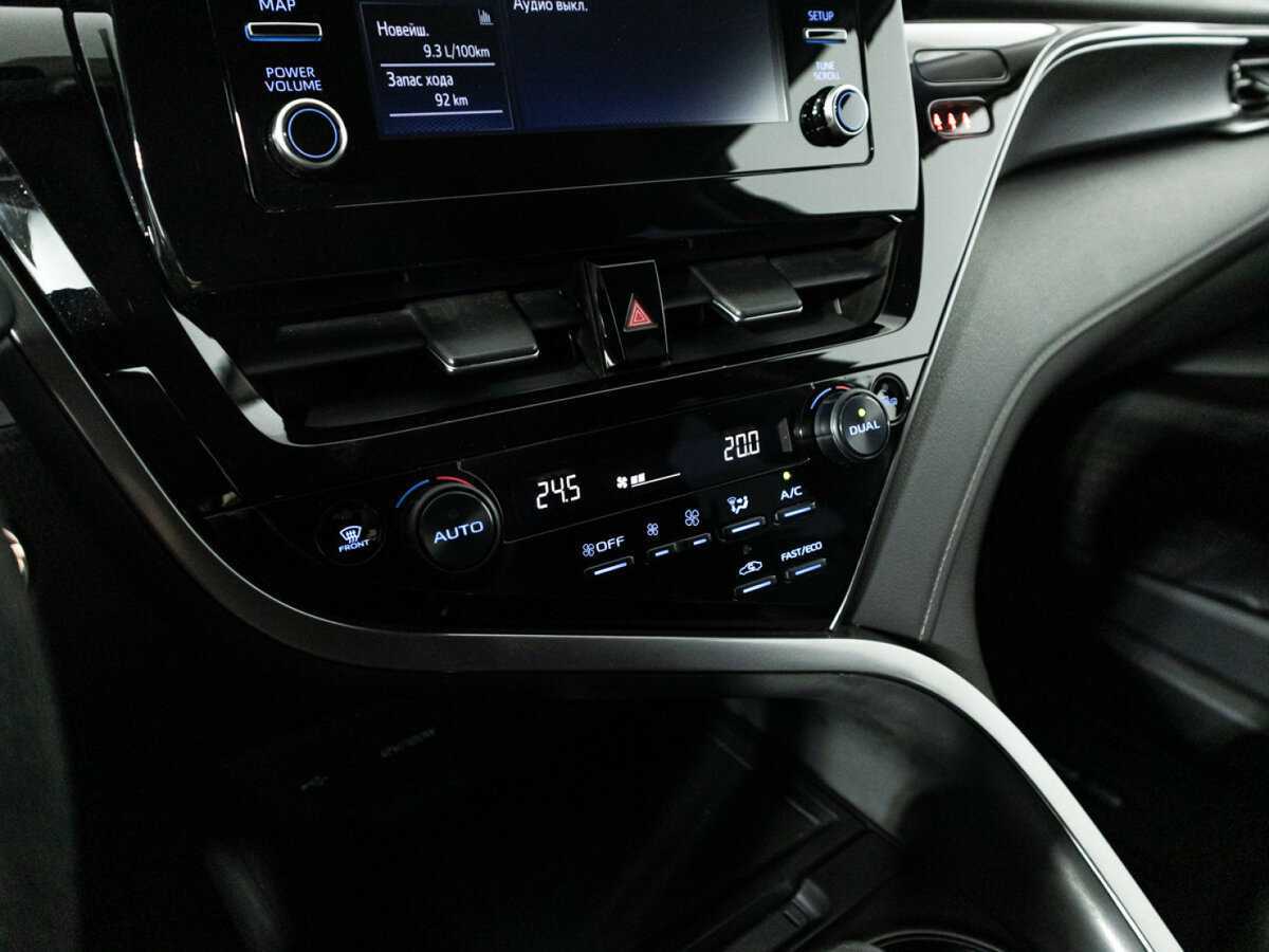 Б/У Тойота Камри 2021 года. Фото: #14