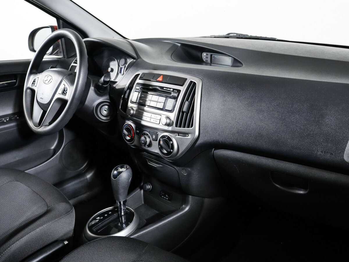 Б/У Хендай ай20 2012 года. Фото: #5