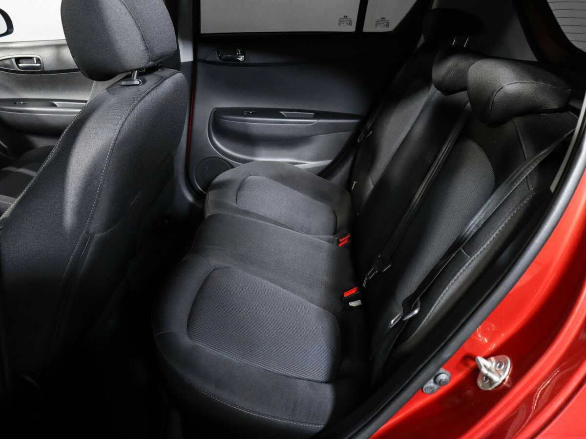 Б/У Хендай ай20 2012 года. Фото: #6