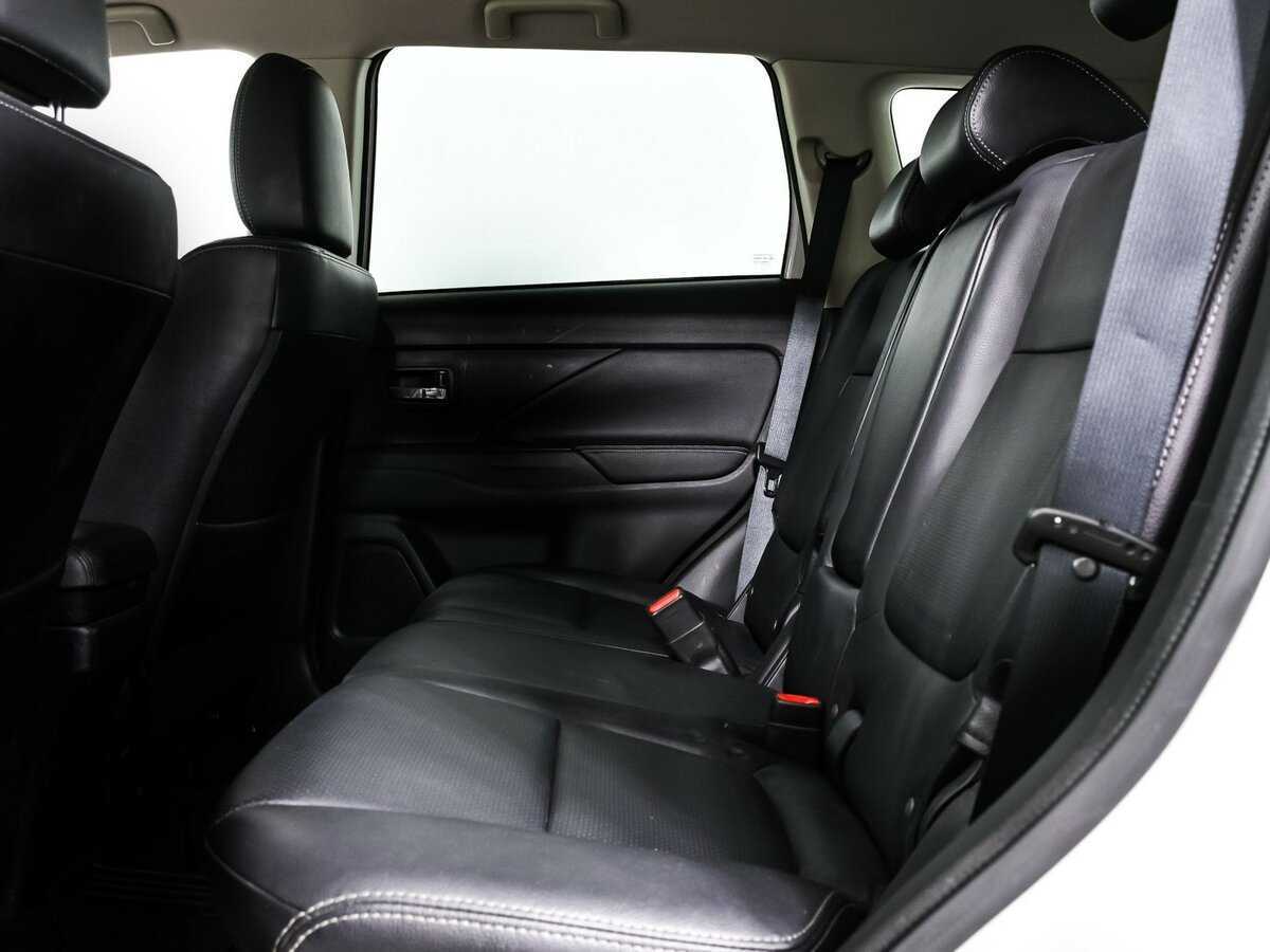 Mitsubishi Outlander 2017 года с пробегом. Фото: #12