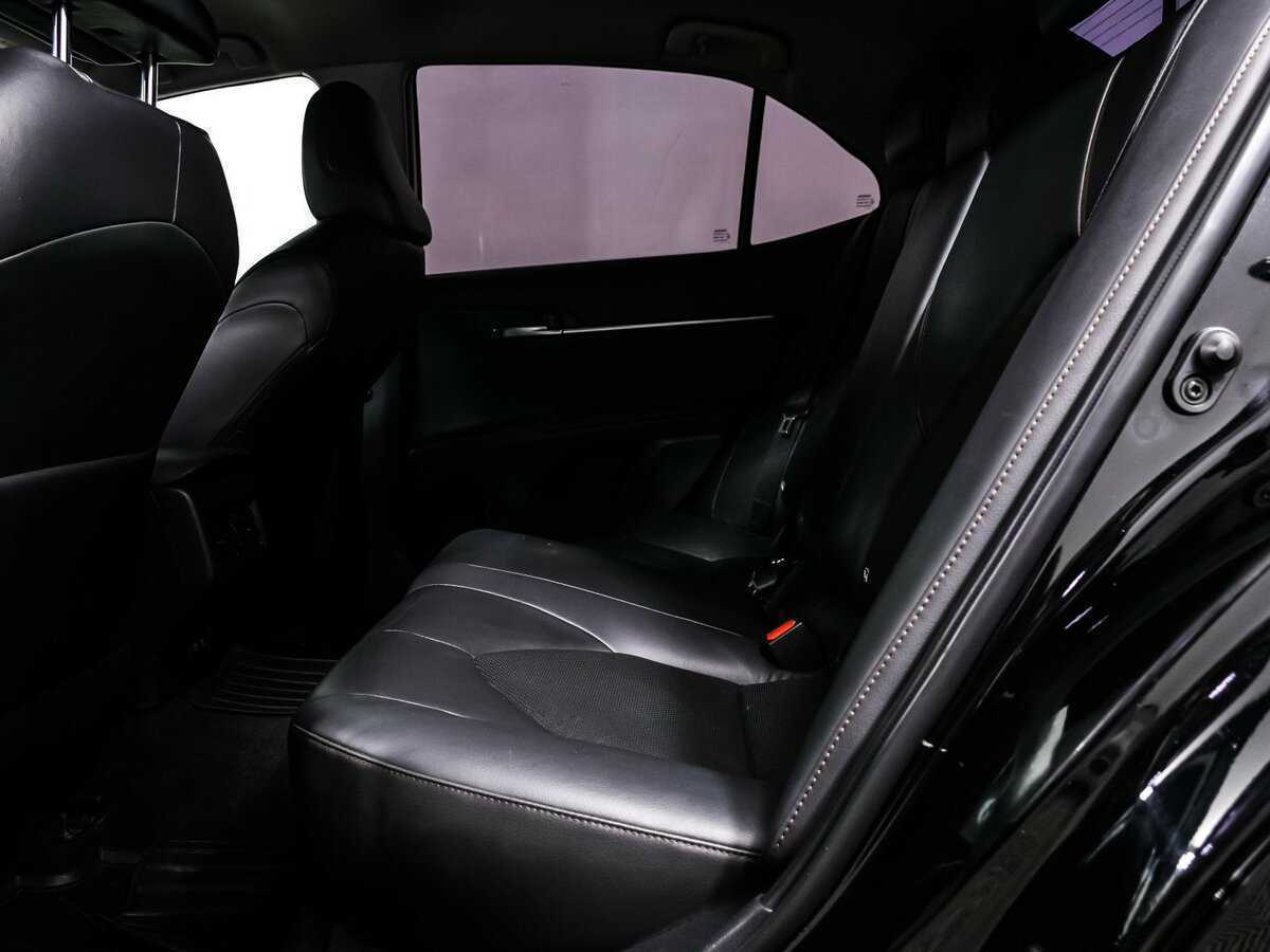 Toyota Camry 2018 года с пробегом. Фото: #11