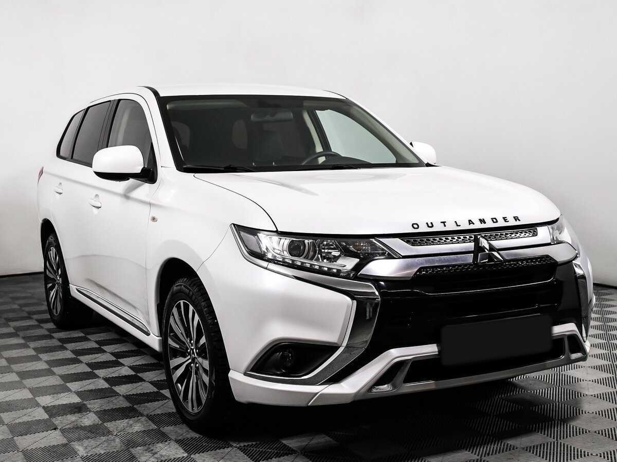 Mitsubishi Outlander 2022 года с пробегом. Фото: #2