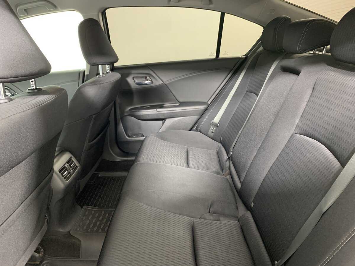 Honda Accord 2013 года с пробегом. Фото: #16