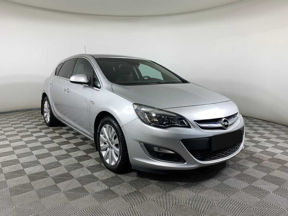 Opel Astra 2012 года с пробегом. Фото: #2