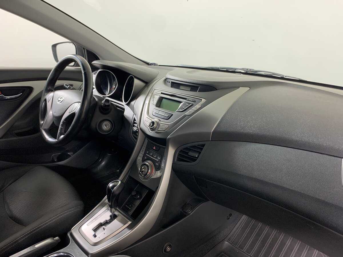 Hyundai Elantra 2012 года с пробегом. Фото: #13