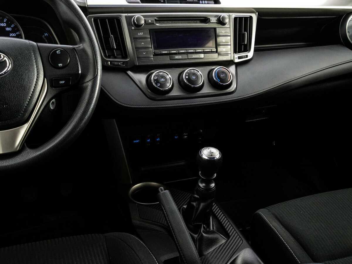 Toyota RAV4 2015 года с пробегом. Фото: #11