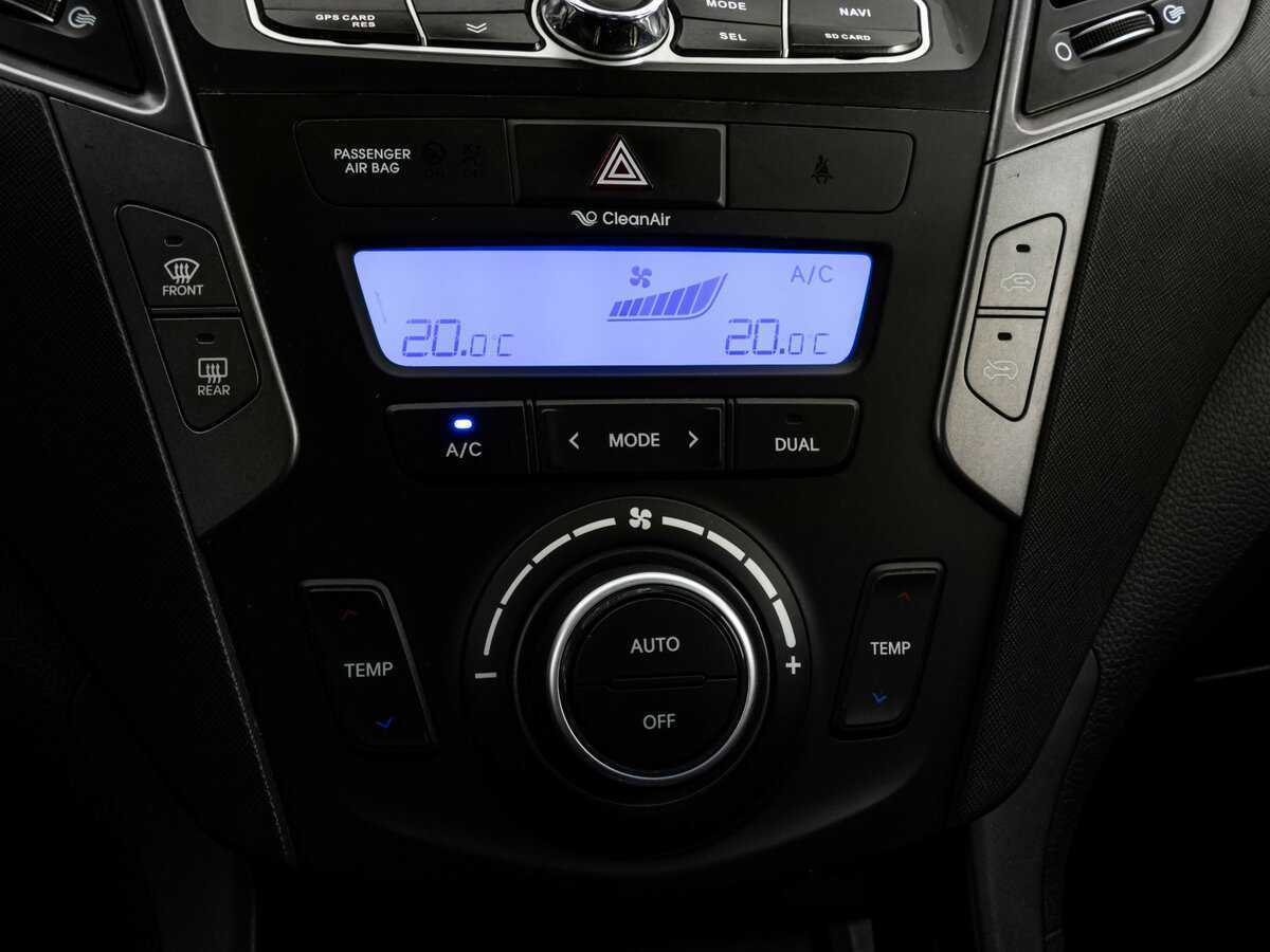 Б/У Хендай Санта Фе 2015 года. Фото: #12