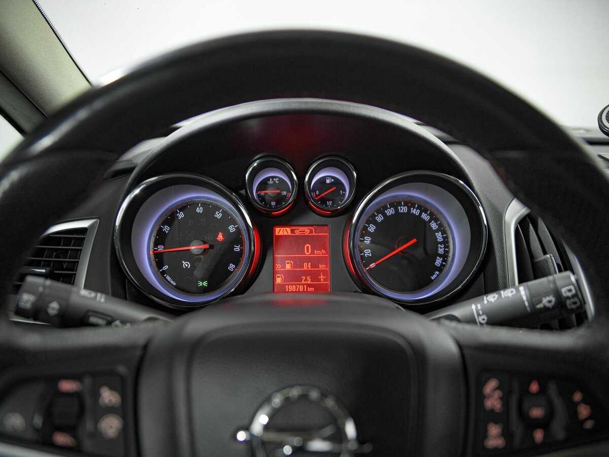 Opel Astra 2012 года с пробегом. Фото: #6