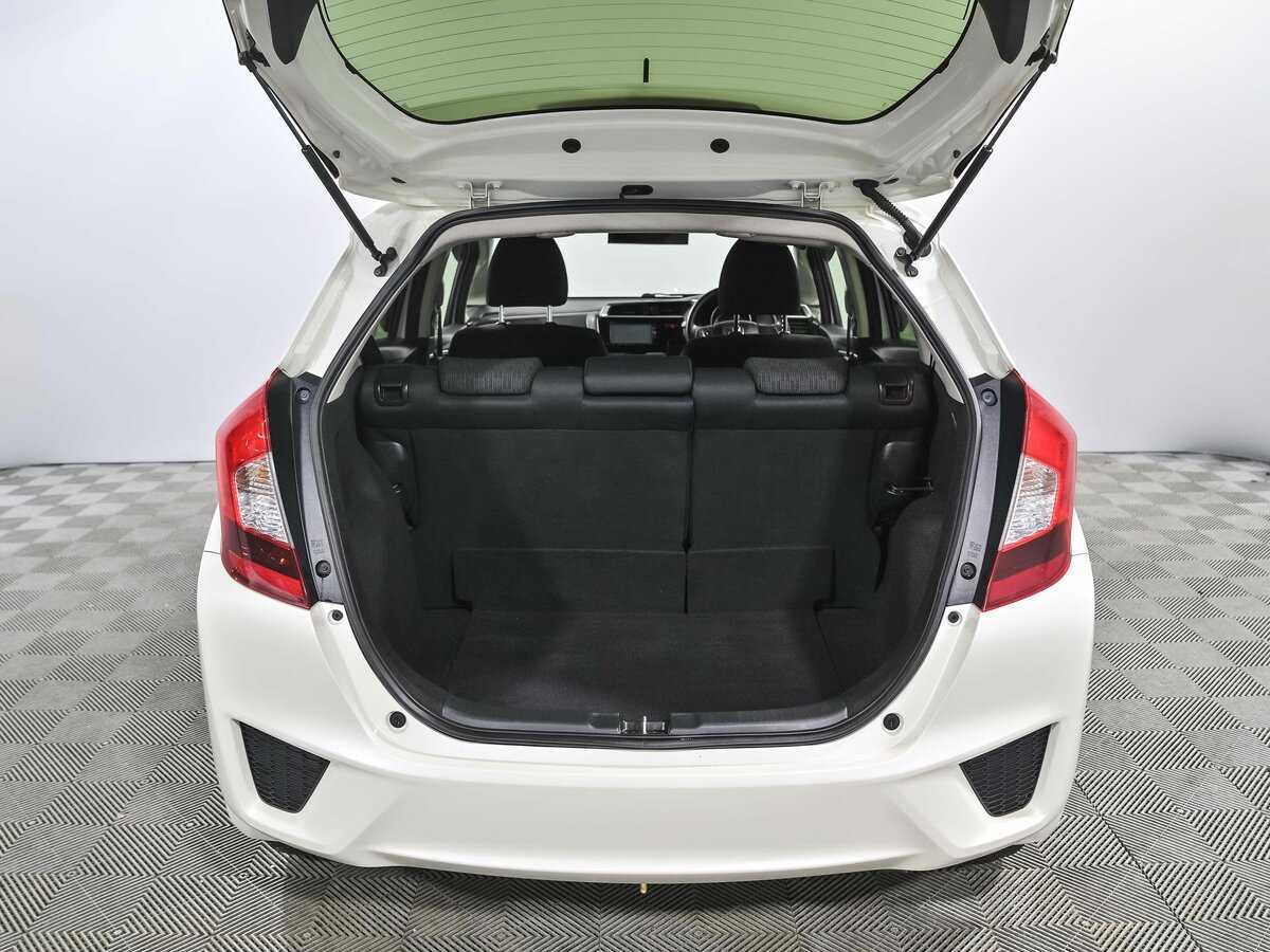 Б/У Хонда Фит 2016 года. Фото: #16