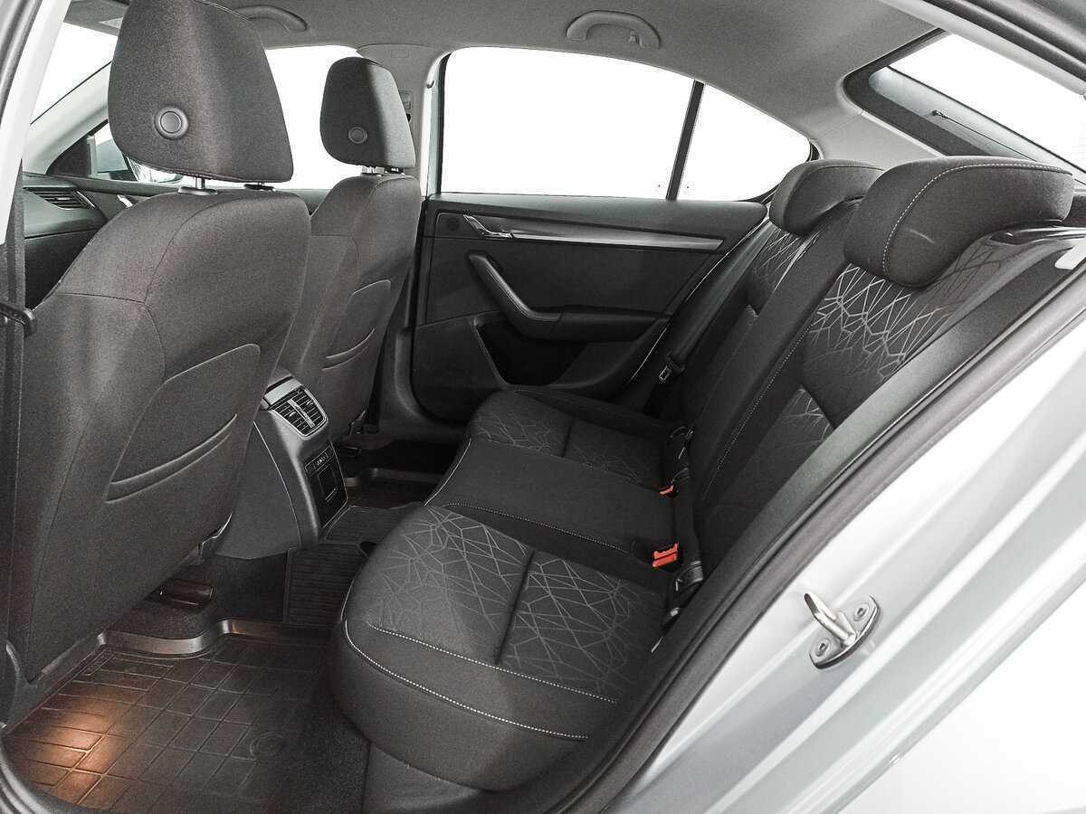 Б/У Шкода Октавия 2018 года. Фото: #9