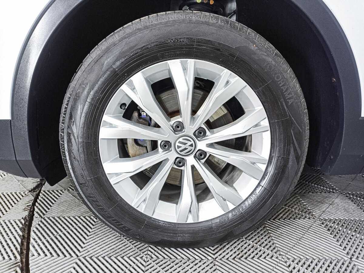 Б/У Фольксваген Тигуан 2018 года. Фото: #15