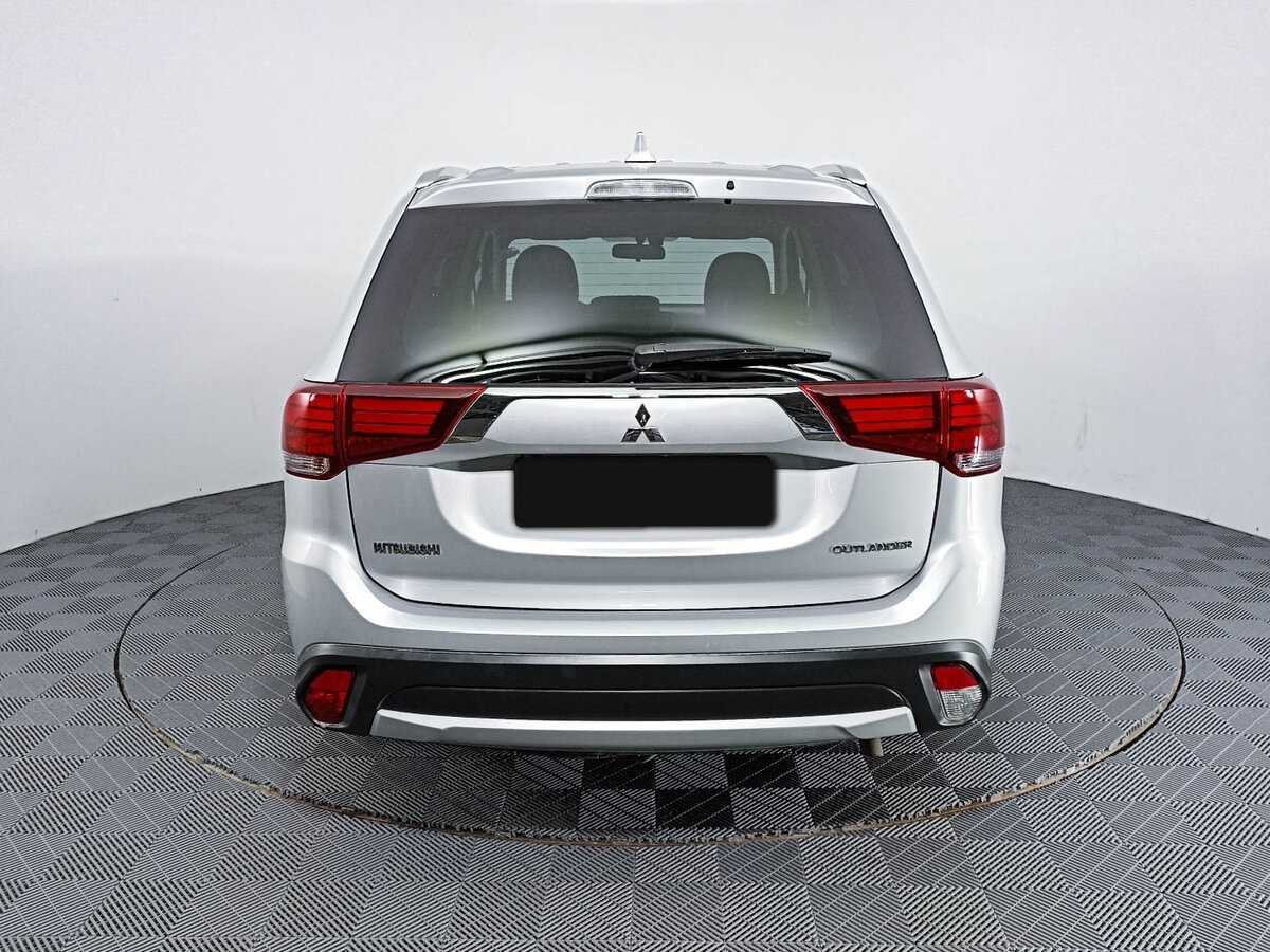 Mitsubishi Outlander 2018 года с пробегом. Фото: #5