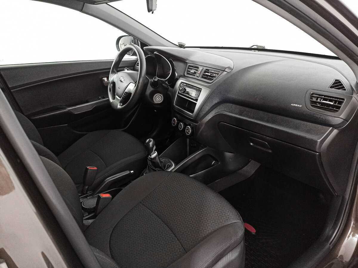 Б/У Киа Рио 2017 года. Фото: #10