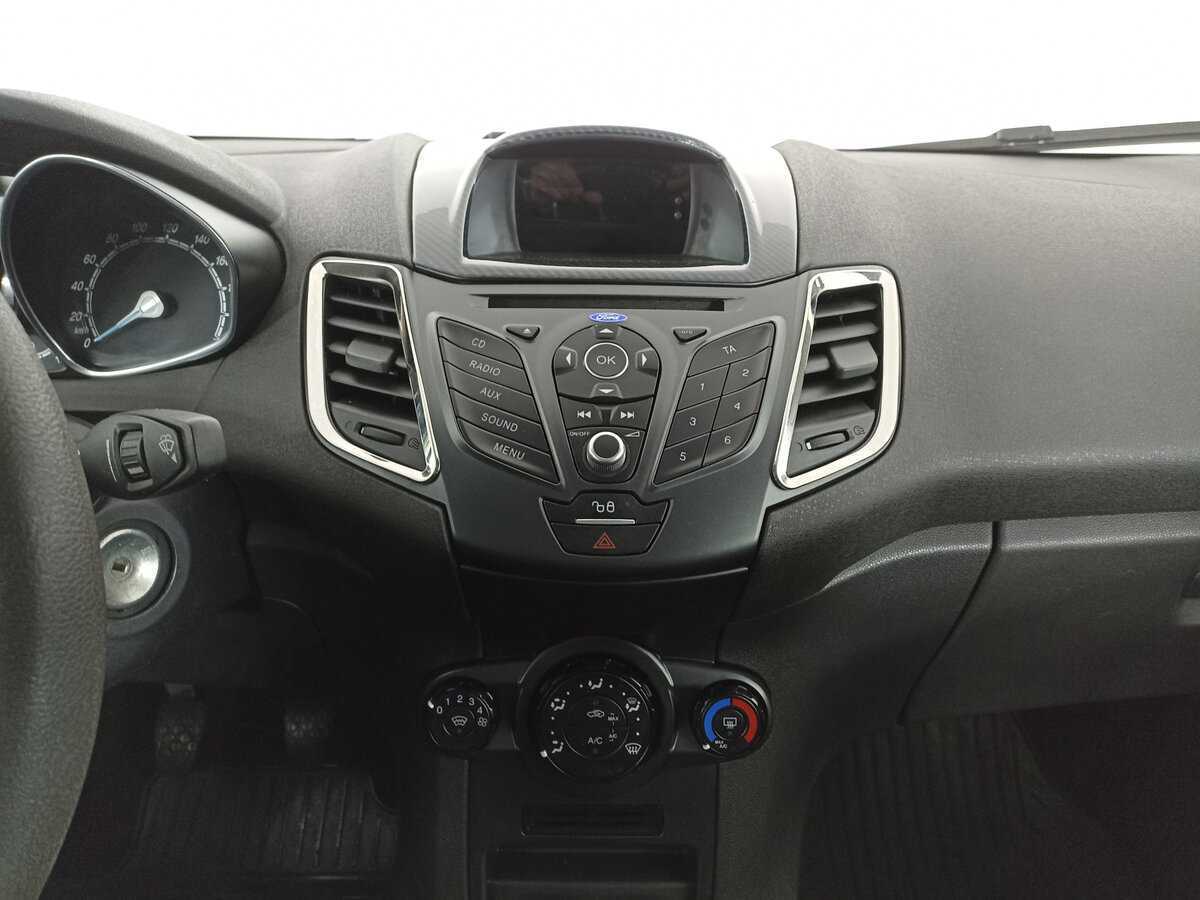 Б/У Форд Фиеста 2015 года. Фото: #14