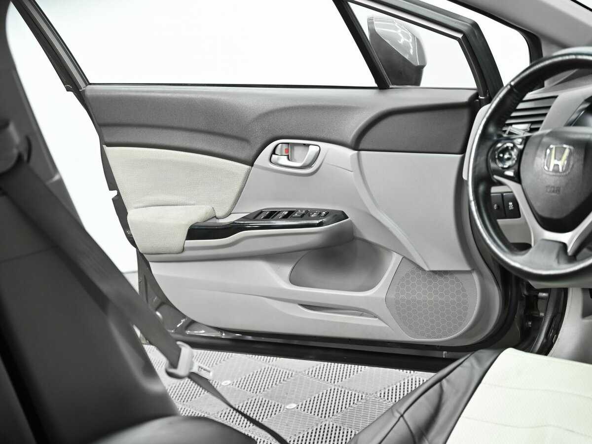 Б/У Хонда Цивик 2012 года. Фото: #6