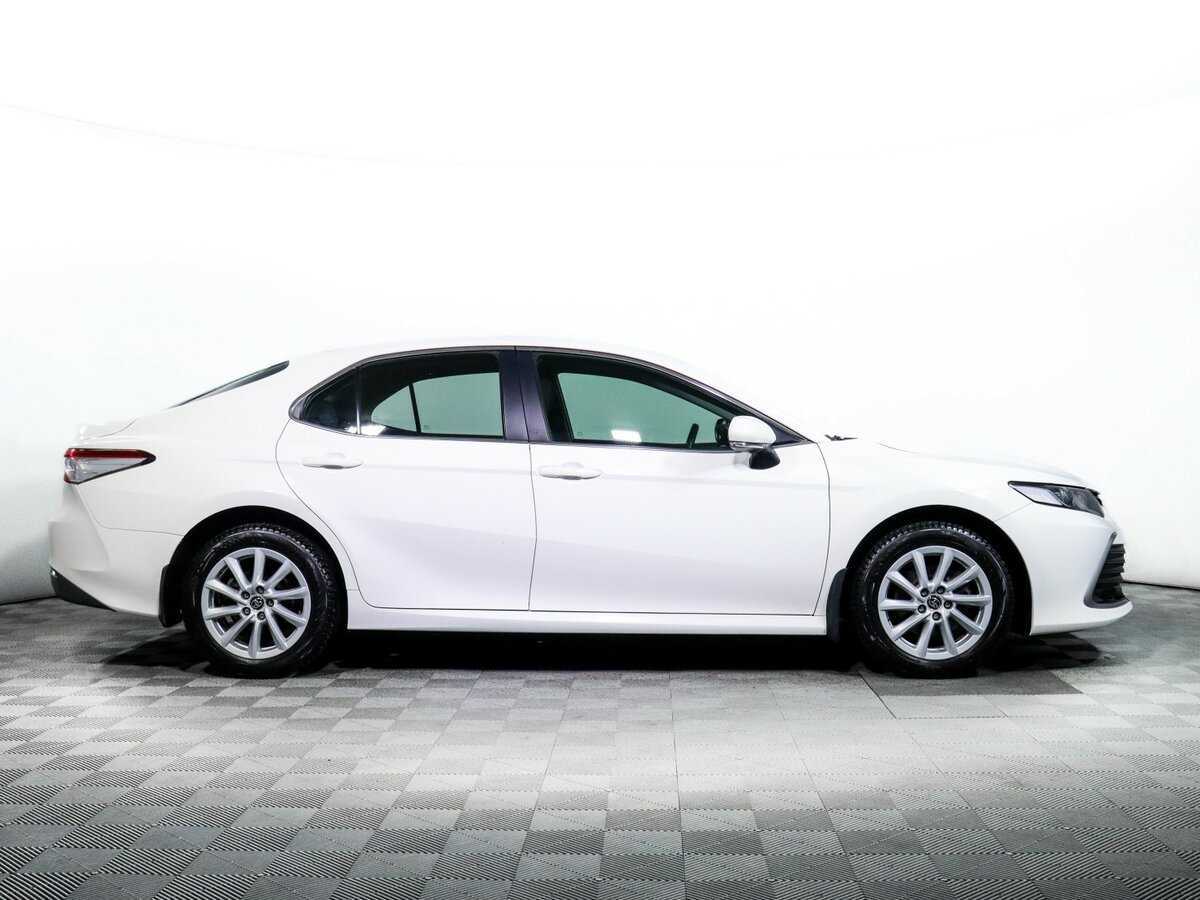 Toyota Camry 2021 года с пробегом. Фото: #3