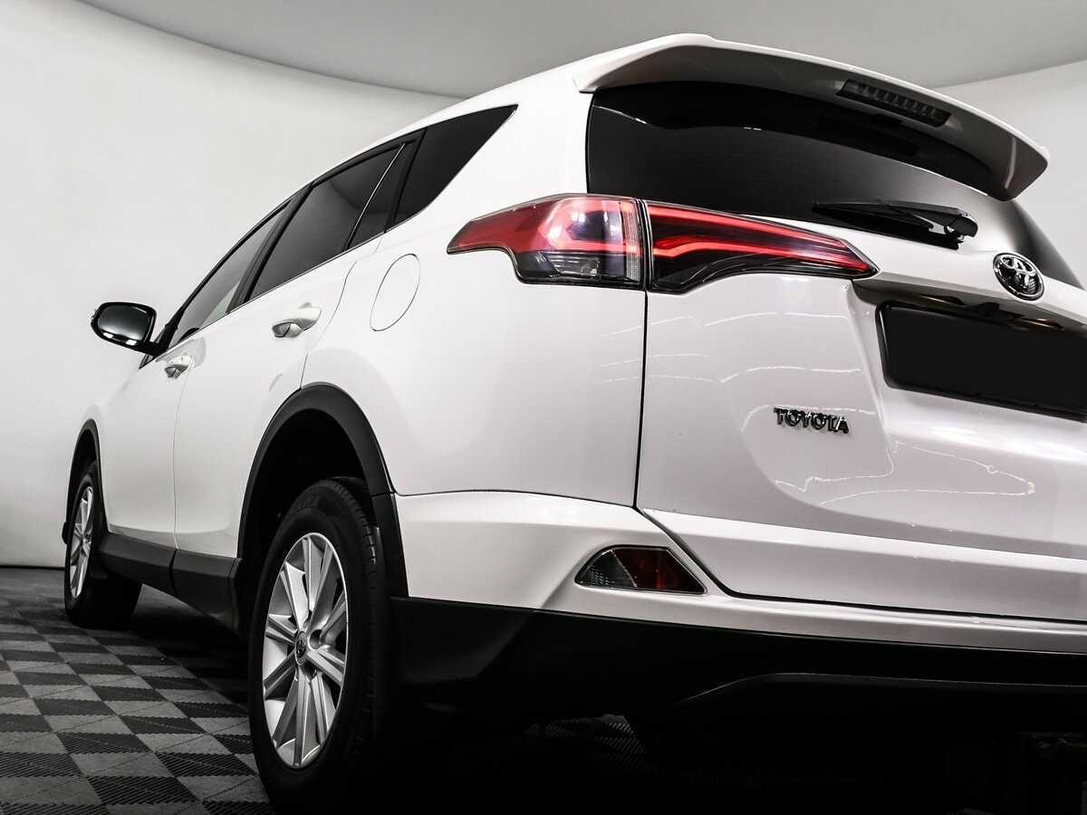 Б/У Тойота Рав4 2017 года. Фото: #15