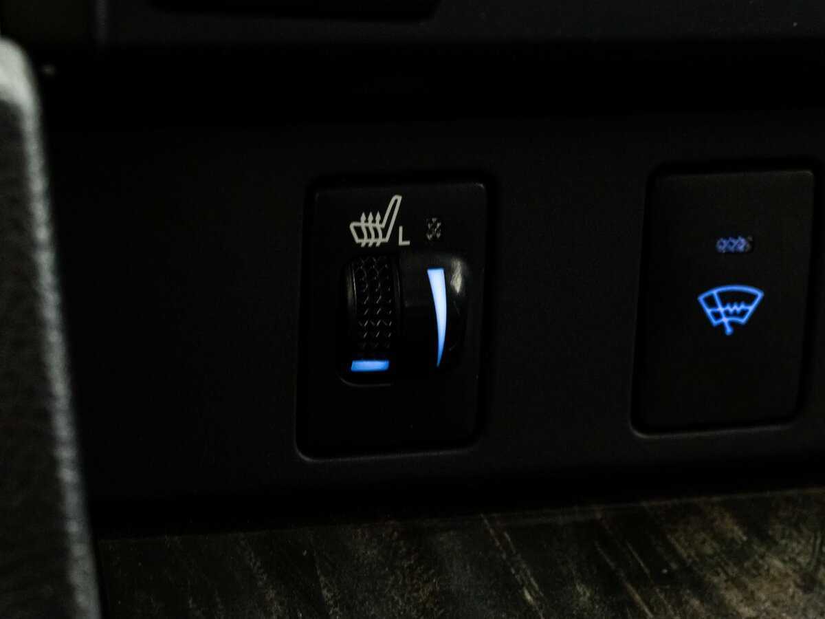 Б/У Тойота Камри 2015 года. Фото: #17