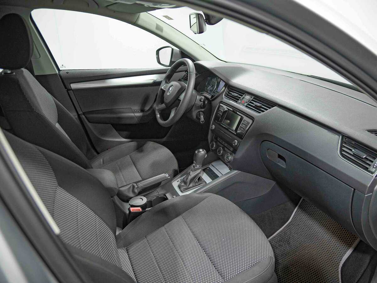 Б/У Шкода Октавия 2014 года. Фото: #12