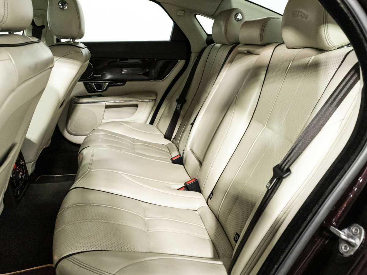 Jaguar XJ 2015 года с пробегом. Фото: #9