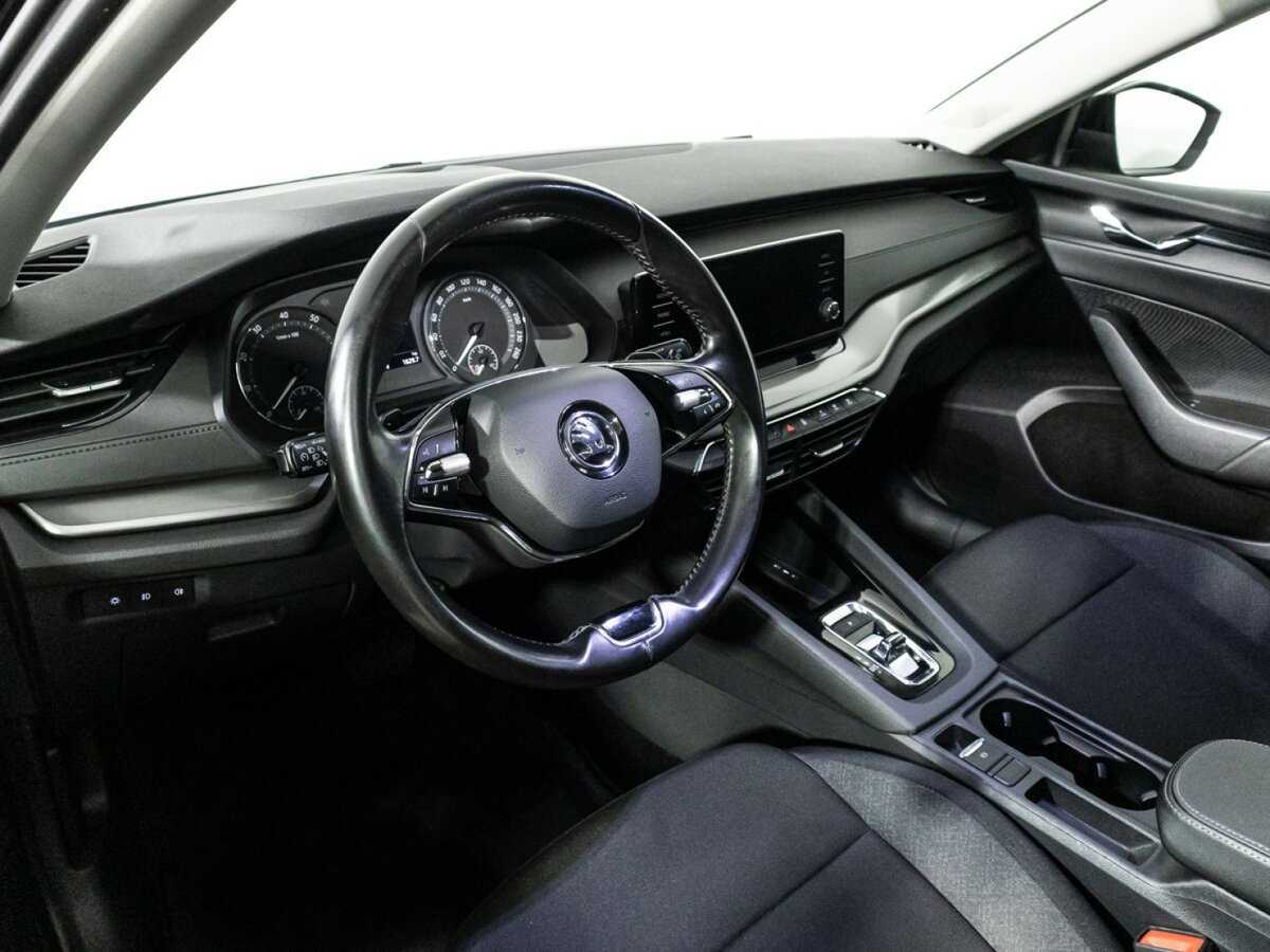 Б/У Шкода Октавия 2021 года. Фото: #10