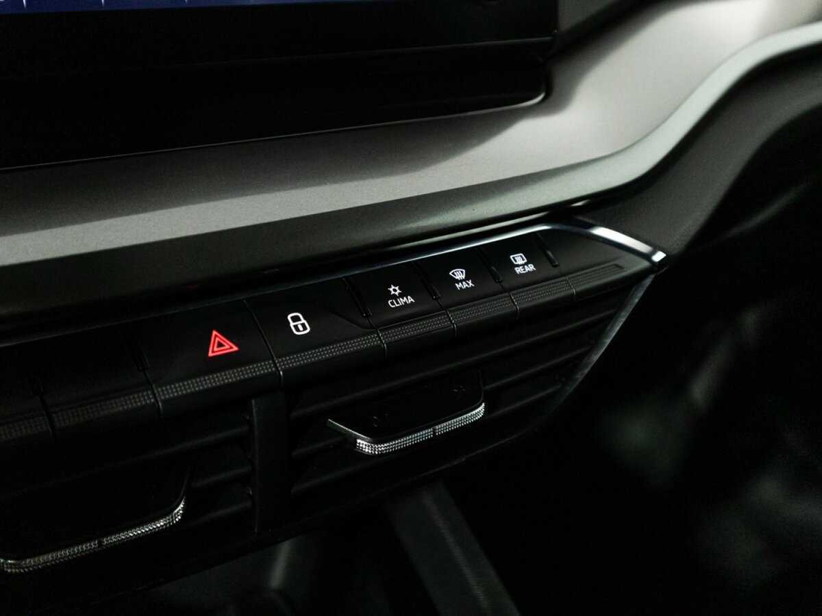 Б/У Шкода Октавия 2021 года. Фото: #16