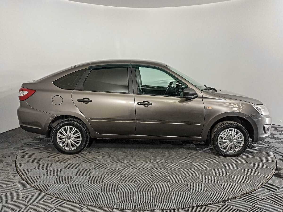 Б/У Лада (ВАЗ) Гранта 2016 года. Фото: #3