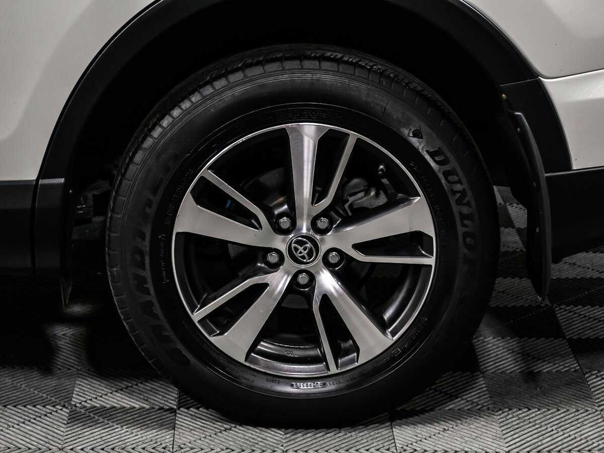 Б/У Тойота Рав4 2016 года. Фото: #13